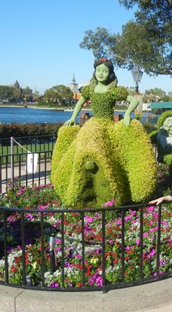 Snow White topiary Epcot