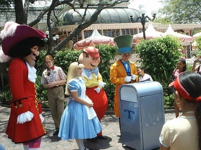 Push the Talking Trash Can | Extinct Disney World Attractions