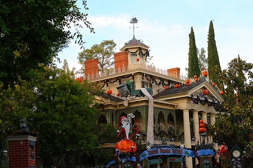 Haunted Mansion (Disneyland)