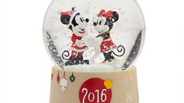 Mickey and Minnie Mouse Snowglobe – Christmas 2016