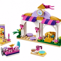 Disney Daisy’s Beauty Salon LEGO Set
