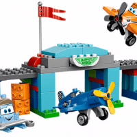 Disney Planes' Skipper's Flight School LEGO Set