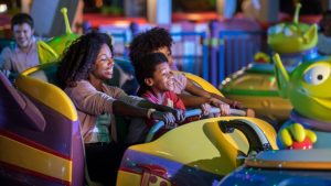 Alien Swirling Saucers (Disney World) toy story land