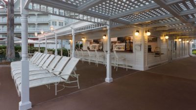 Courtyard Pool Bar (Disney World)