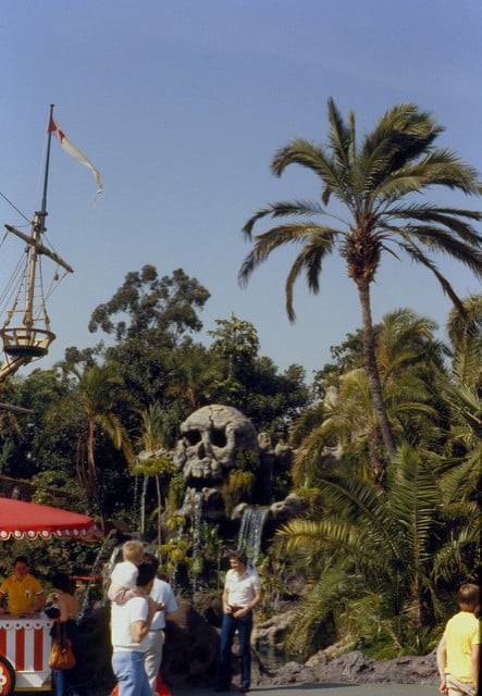 Skull Rock – Extinct Disneyland Attractions