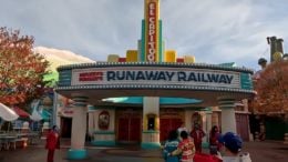 Mickey & Minnie's Runaway Railway disneyland