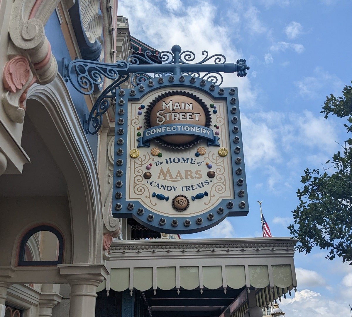 Main Street Confectionery | Disney World News | DINUS