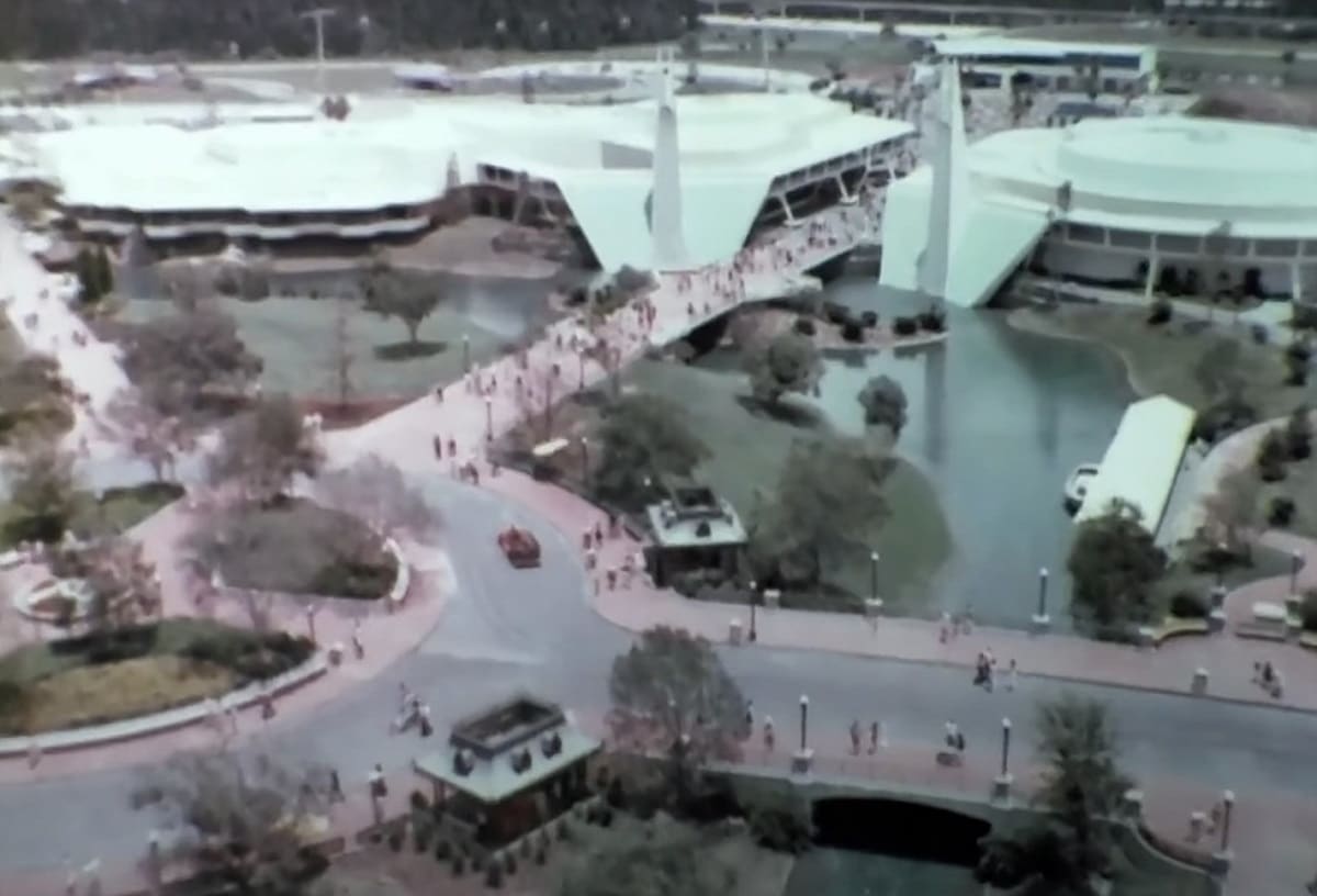 Magic Kingdom Plaza Swan Boats | Extinct Disney World Attractions