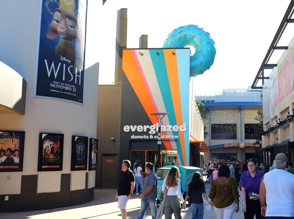 Everglazed Donuts & Cold Brew Disney World disney springs