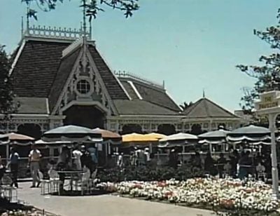 Plaza Pavilion Restaurant disneyland