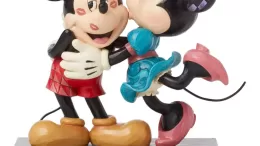 Mickey and Minnie Mouse ''Hugs and Kisses'' Figure by Jim Shore